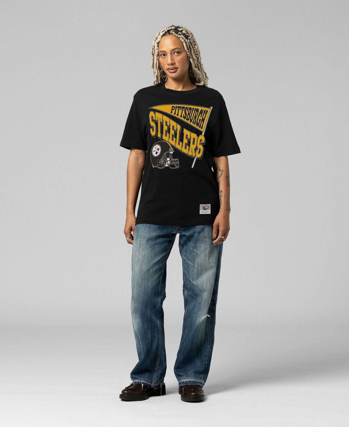 Женская футболка Mitchell & Ness Black Pittsburgh Steelers Team Dynamic Boyfriend — фото 5