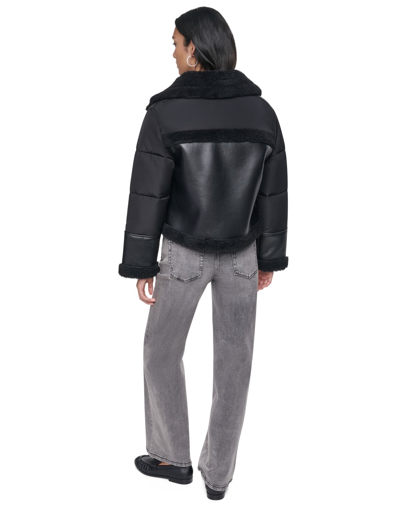 Женская короткая куртка DKNY из искусственной овчины с рукавами-фонариками, цвет: Чёрный — фото 5