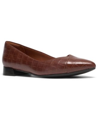 Women's Collection Natalyn Wish Pointed Toe Flats