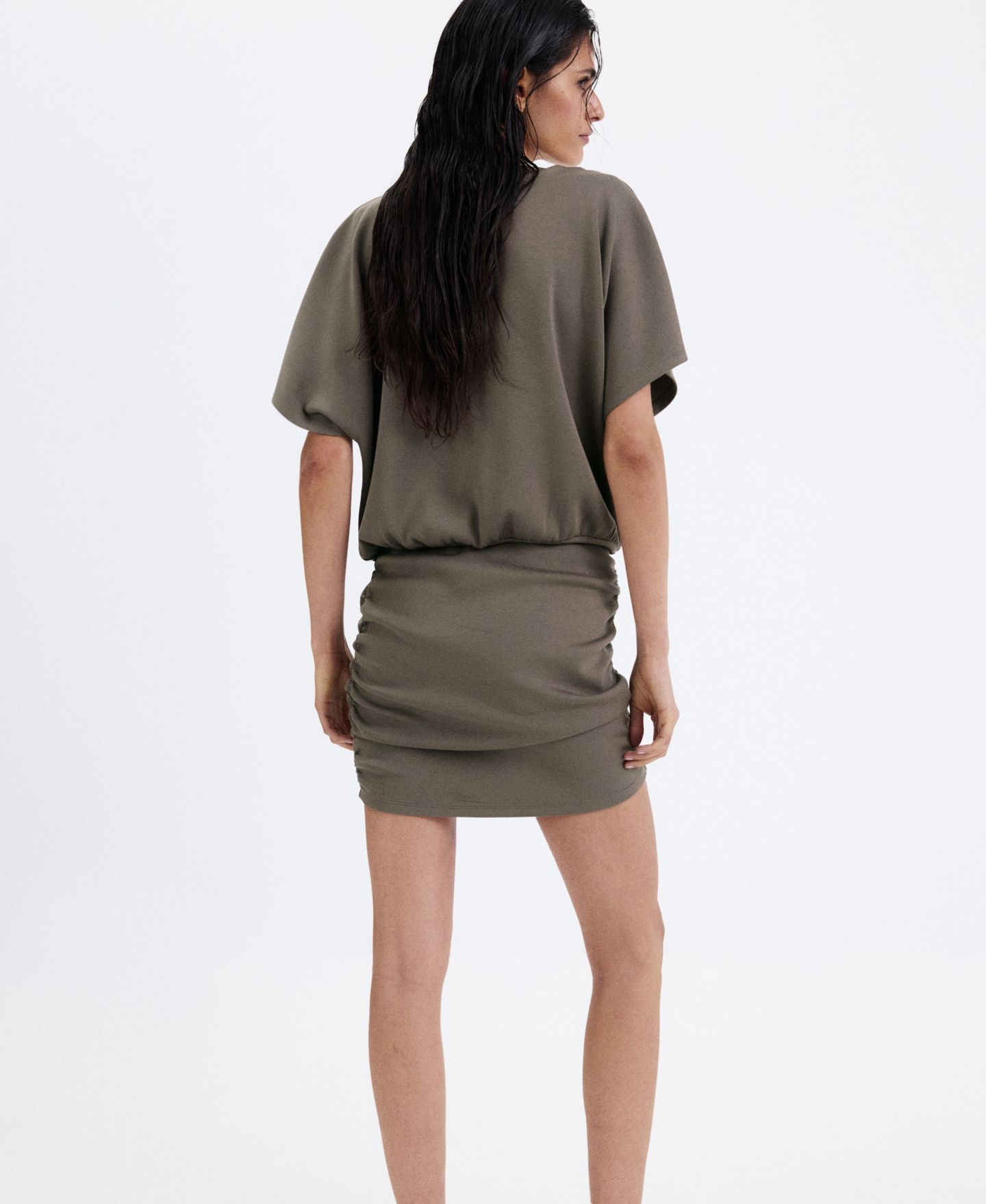 Женское платье Mango Drape-Detail Mini Body-Con, цвет: Коричневый — фото 5