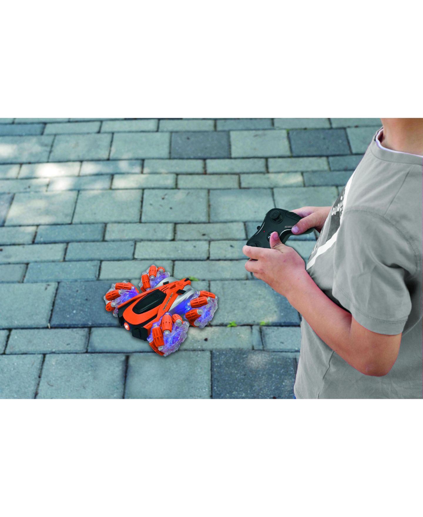 Детская игрушка Lexibook 1:24 Crosslander® 360+ Glow-in-the-Dark Radio-Control Stunt Car — фото 8