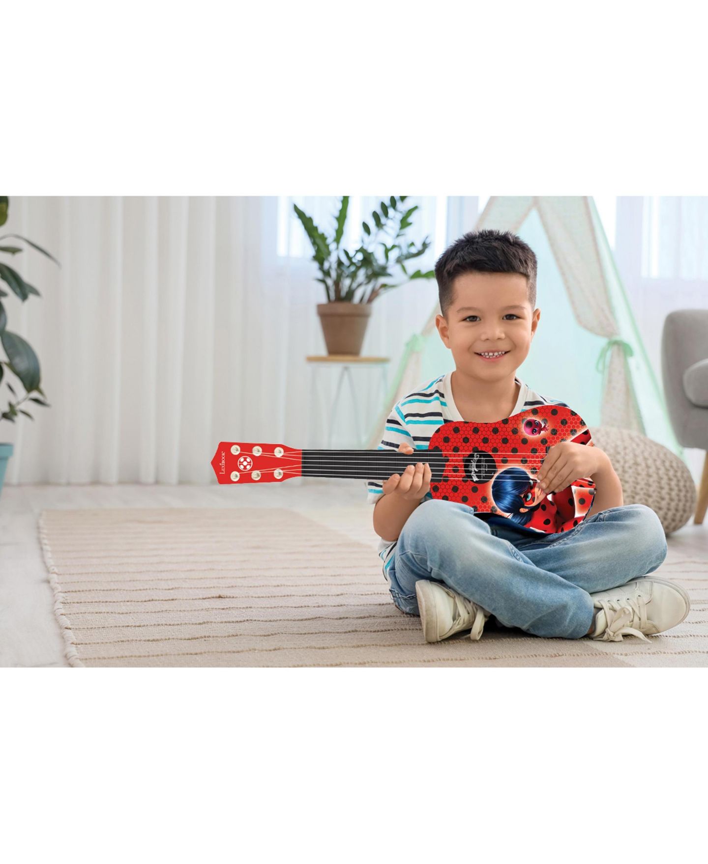Детская игрушка Miraculous Ladybug My First Guitar With Six Nylon Strings, Ages 3+ — фото 9
