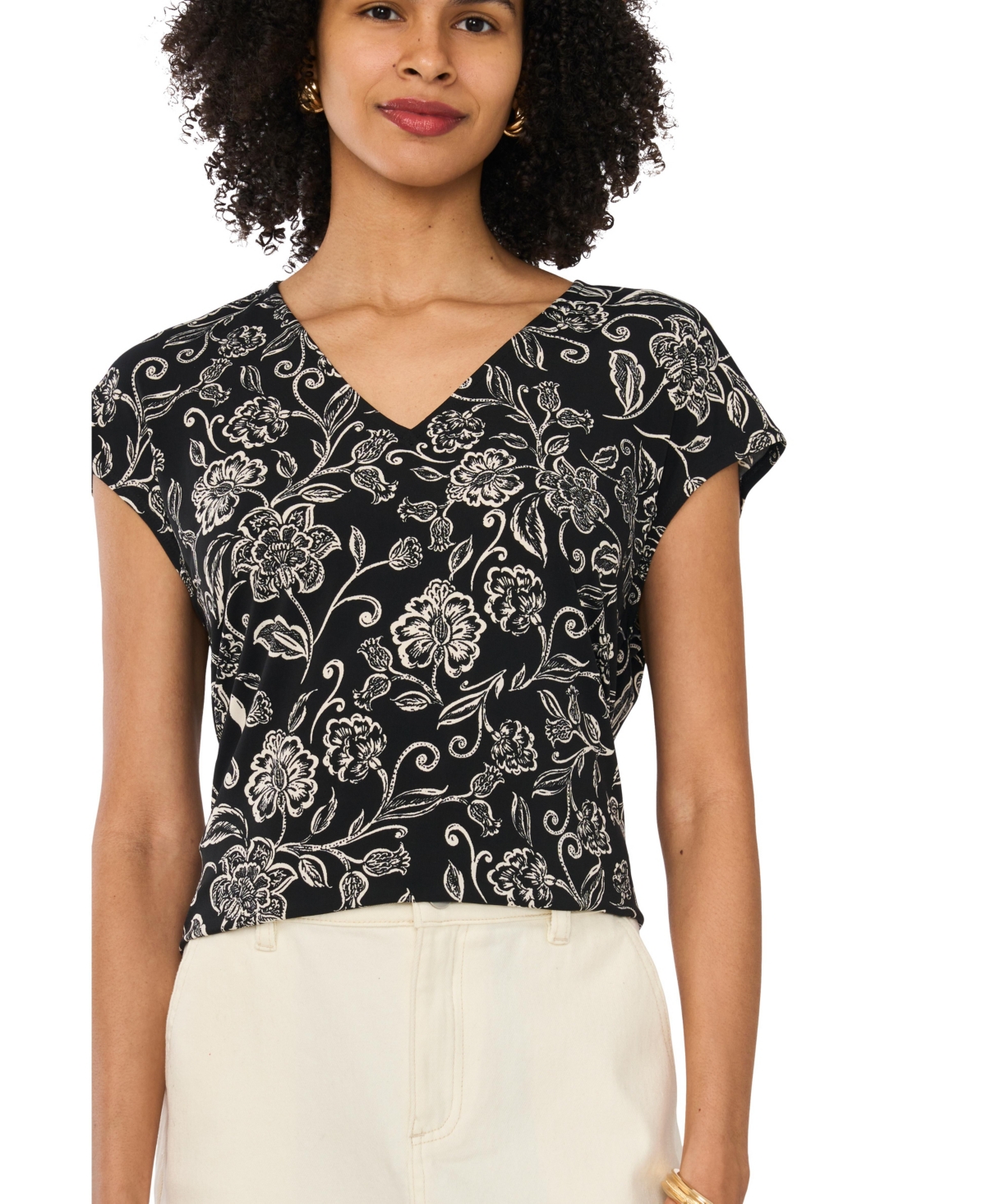 Vince Camuto Women's Short-Sleeve Floral-Print V-Neck T-Shirt - Rich Black