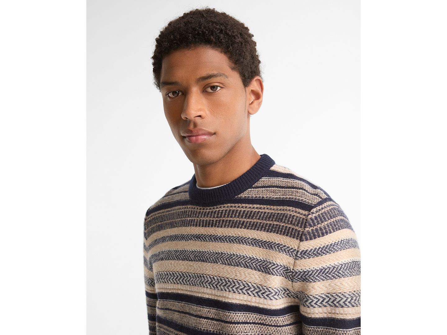 Мужской свитер Barbour Highsted Fair Isle Wool Crewneck, цвет: Тёмно-синий — фото 3