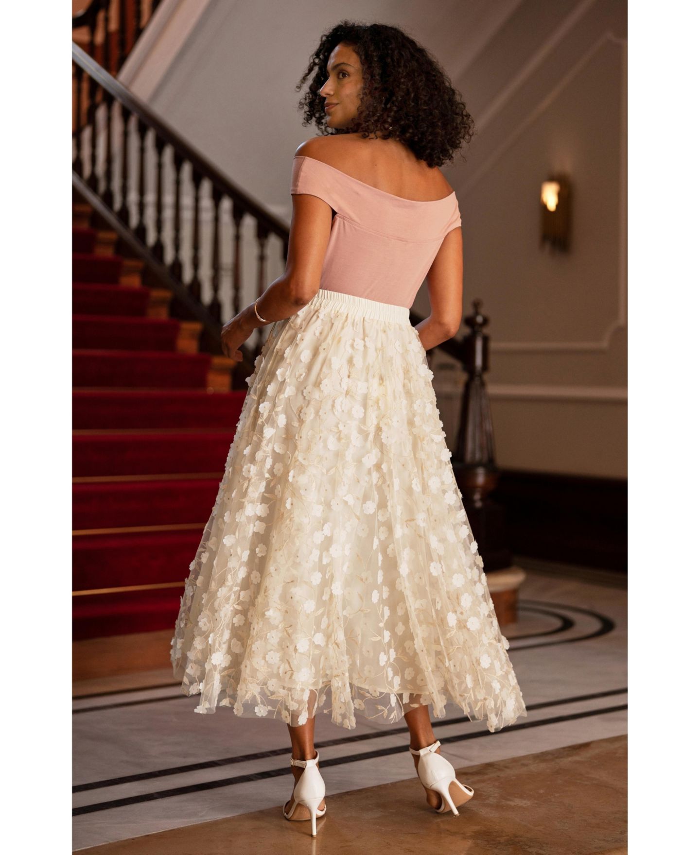 Женская юбка Yumi High-Waisted Floral-Applique Midi, цвет: Слоновая кость — фото 6