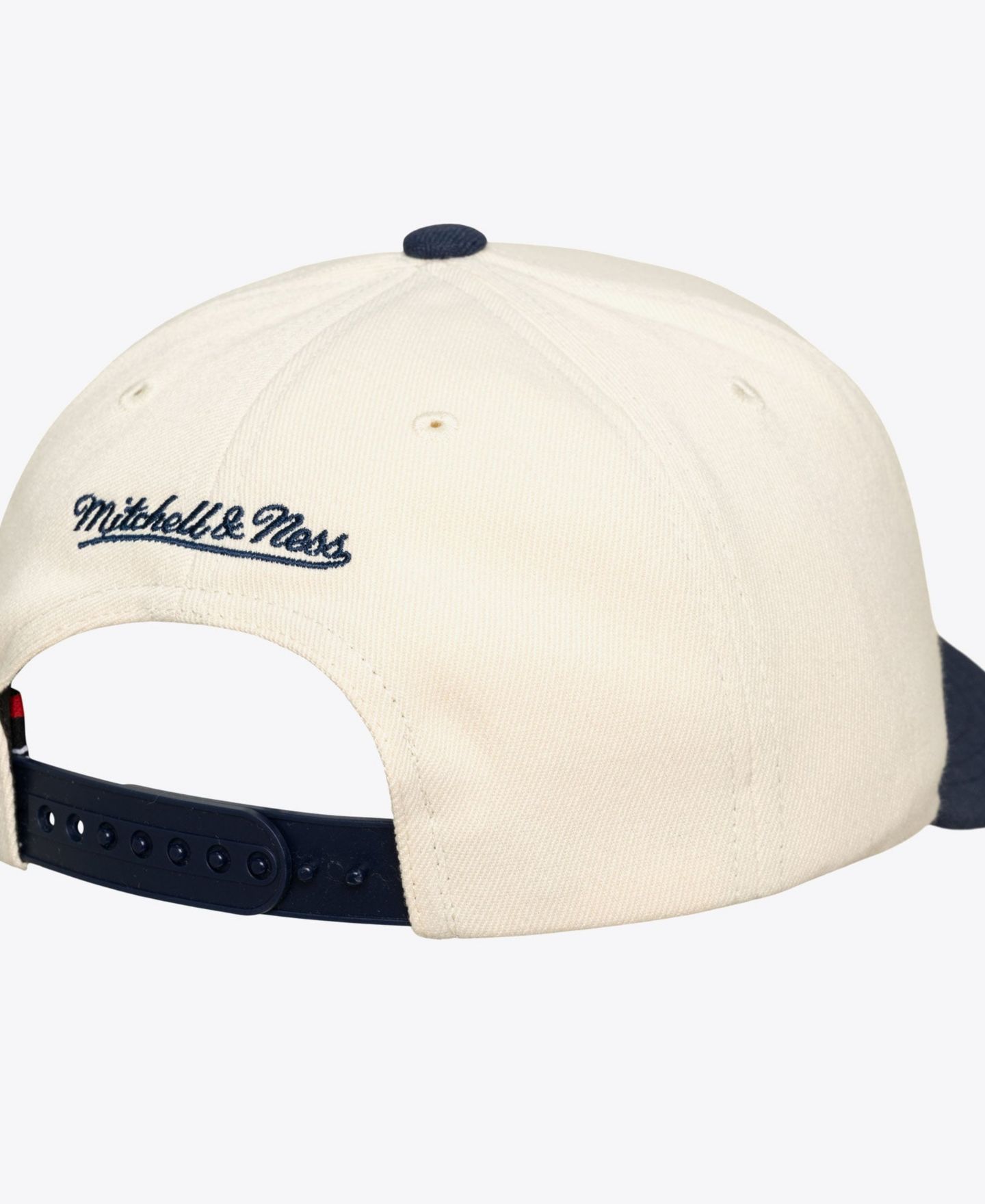 Мужская кепка Mitchell & Ness Cream/Navy Atlanta Braves Flawless Stretch-Snapback Hat — фото 3