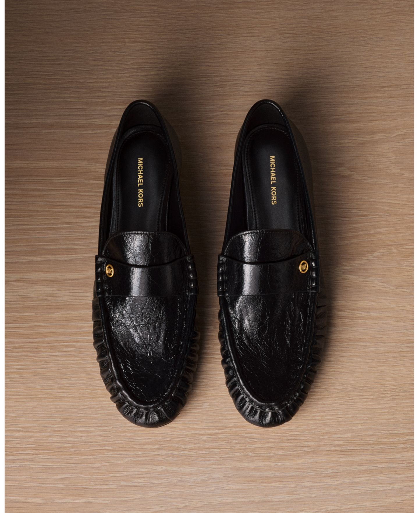 Женские туфли Michael Kors Jennings Ruched Slip-On, цвет: Чёрный кожаный — фото 5