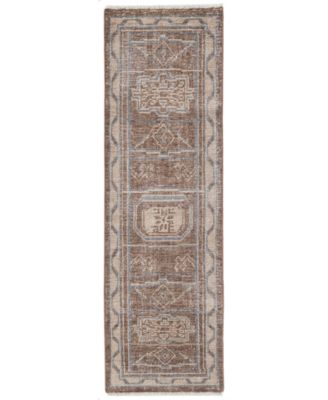 Palace Vine 2'6" x 8' Runner Area Rug
