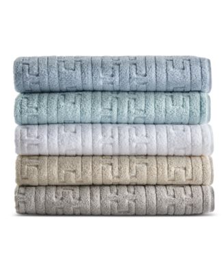 Sculpted Chain-Link Bath Towels