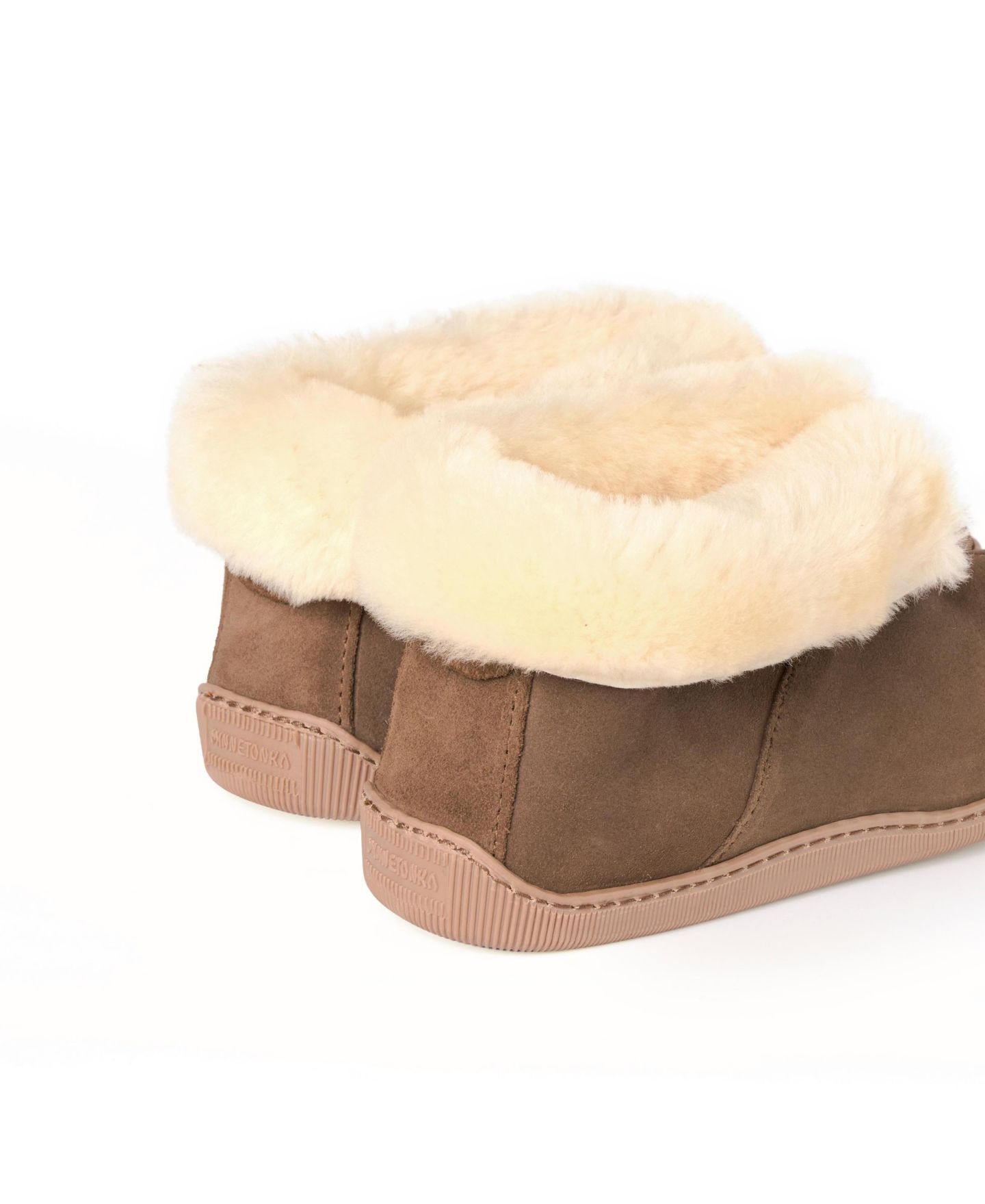 Мужские тапочки Minnetonka Sheepskin Ankle Boot Slipper, цвет: Коричневый — фото 4