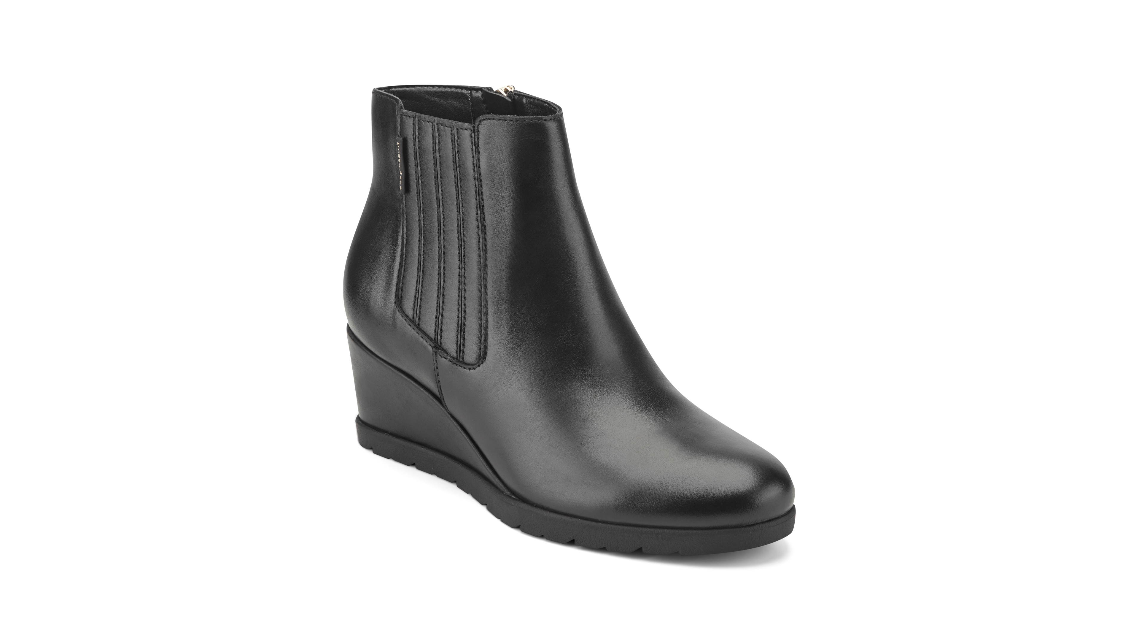 Easy Spirit Yamaira Round-Toe Wedge Booties