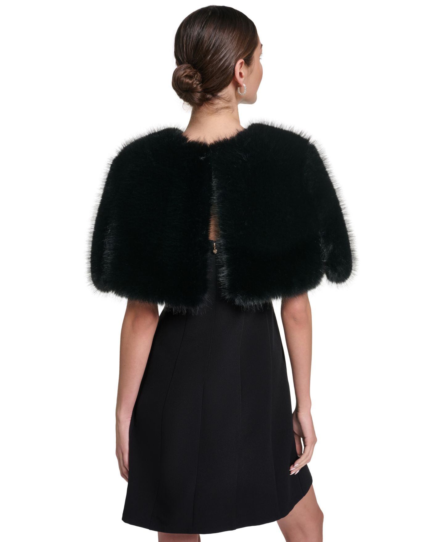 Женская куртка Halston Cropped Faux Fur Capelet, цвет: Чёрный — фото 5