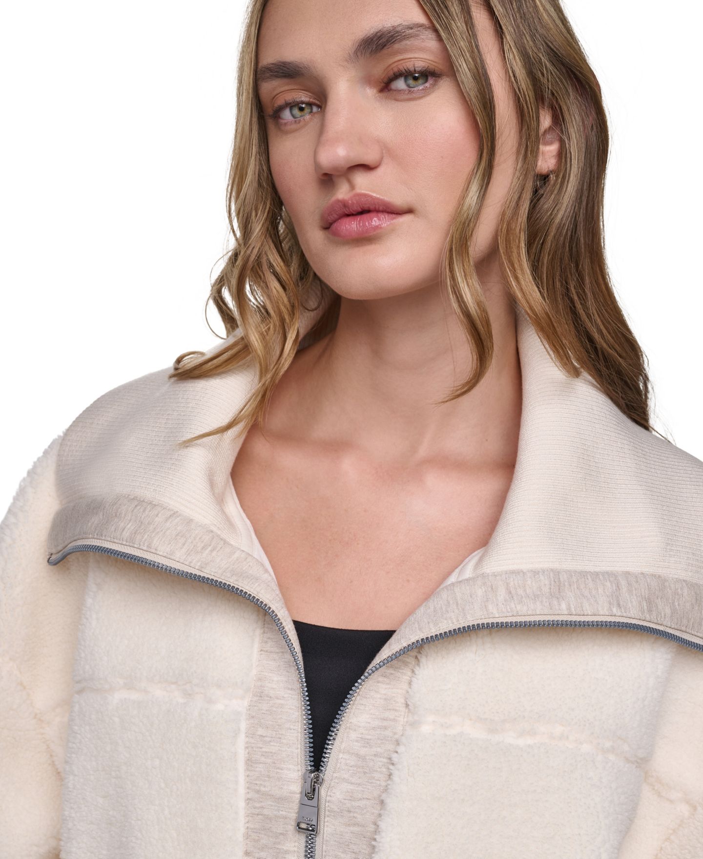 Женская куртка DKNY Sport Funnel Neck High-Low Sherpa, цвет: Сливочный — фото 4