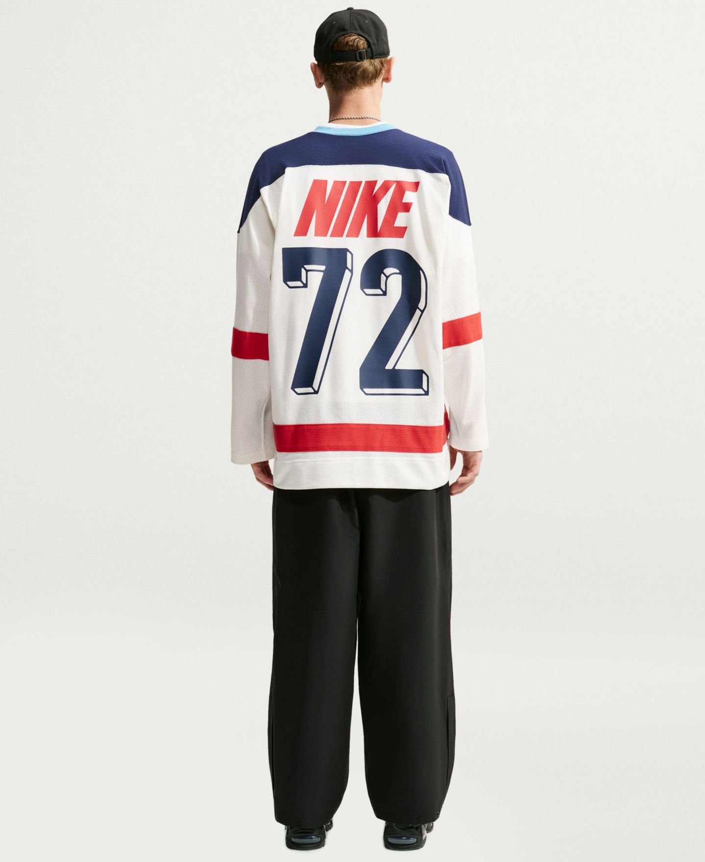 Мужской топ Nike Sportswear Club Long-Sleeve Graphic Hockey Jersey, цвет: Молочный / Тёмно-синий — фото 6
