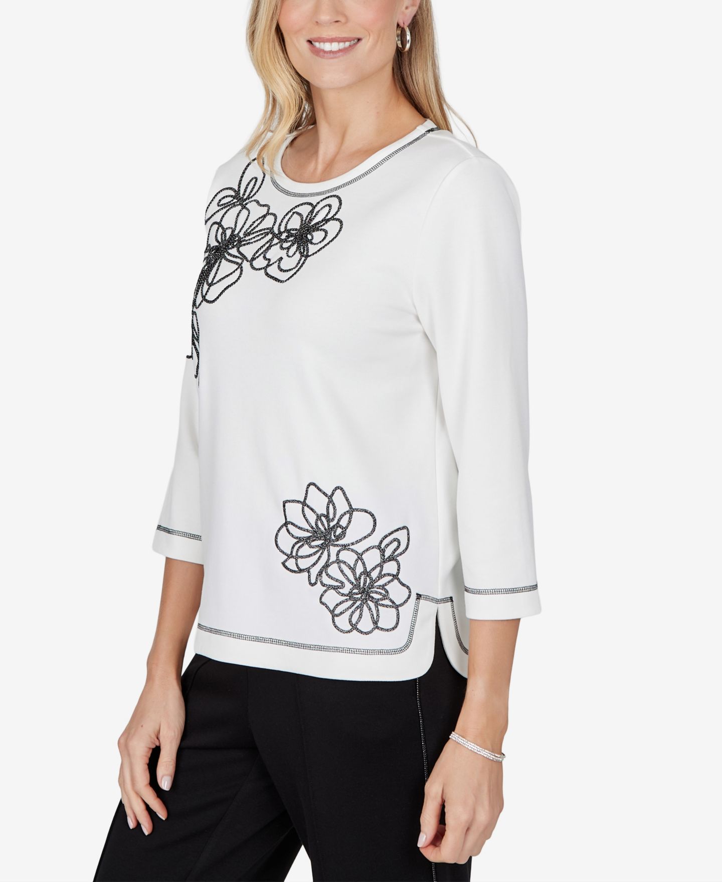 Женская блузка Alfred Dunner Petite Crewneck 3/4-Sleeve Floral, цвет: Белый / Чёрный — фото 3