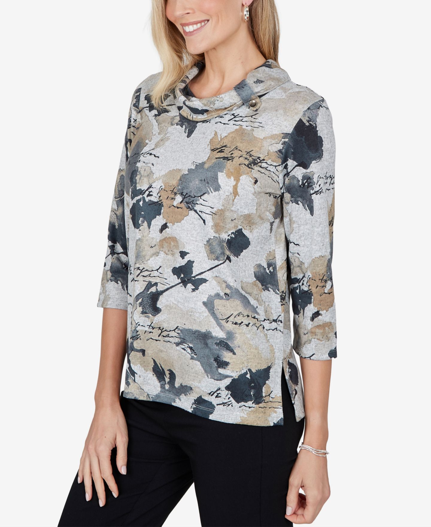Женская блузка Alfred Dunner Petite Cowl Neck 3/4-Sleeve Print, цвет: Рыжевато-коричневый разноцветный — фото 2