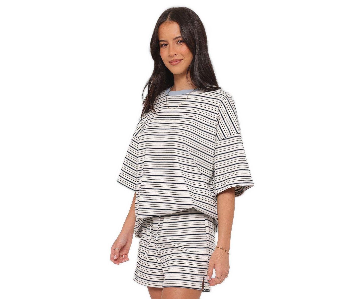 Женский комплект Petal and Pup Hellen Stripe Oversized Top and Shorts, 2-Piece Set, цвет: Синий / Кремовый полосатый — фото 2