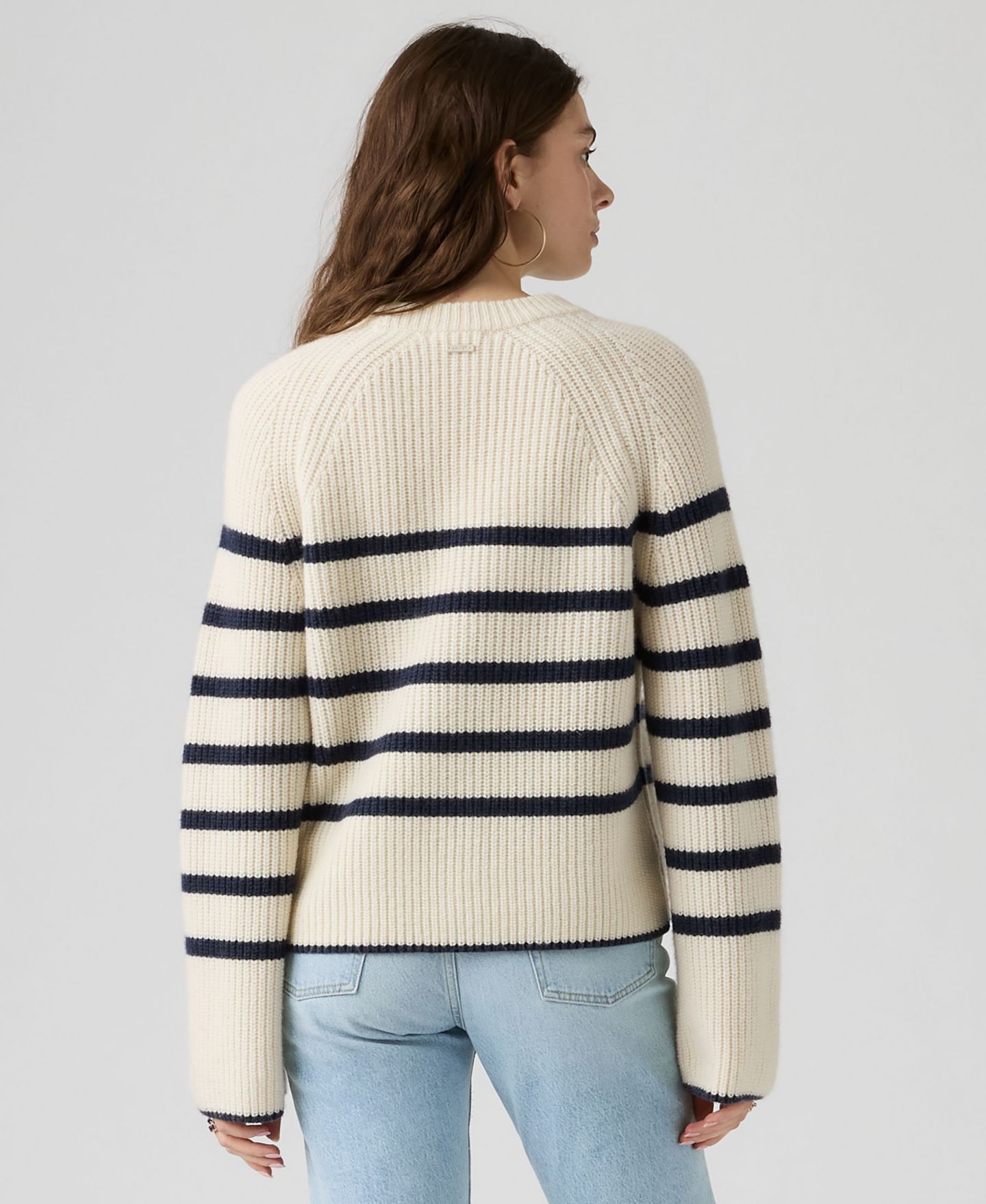 Женский свитер Levi's Premium Frida Long-Sleeve Crewneck Stripe, цвет: Полосатый — фото 4