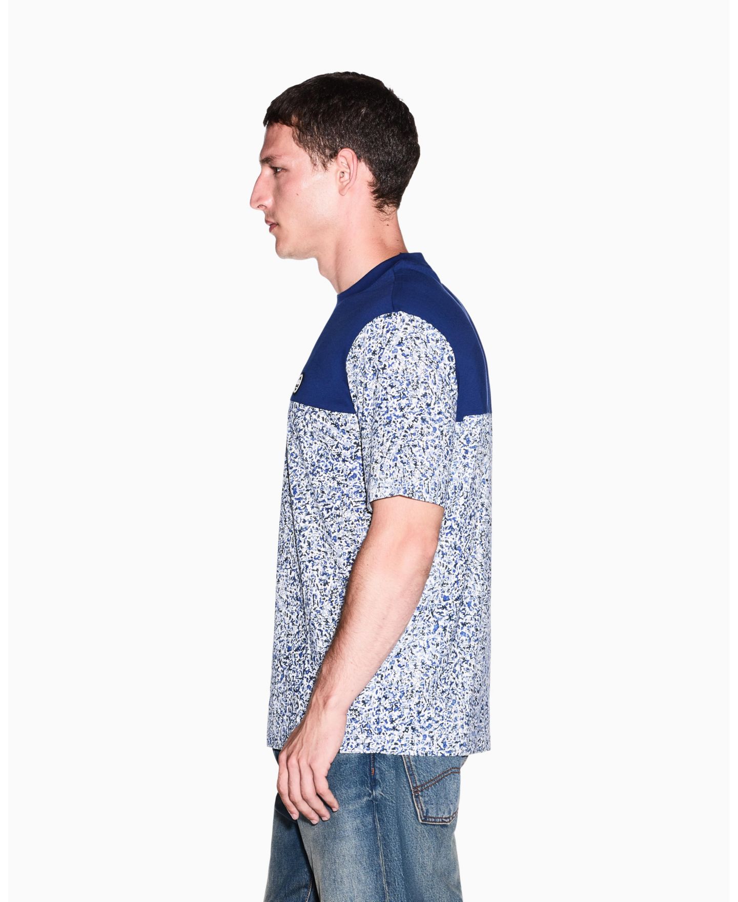 Мужская футболка A|X Armani Exchange Colorblock-Print Crewneck, цвет: Синий — фото 7
