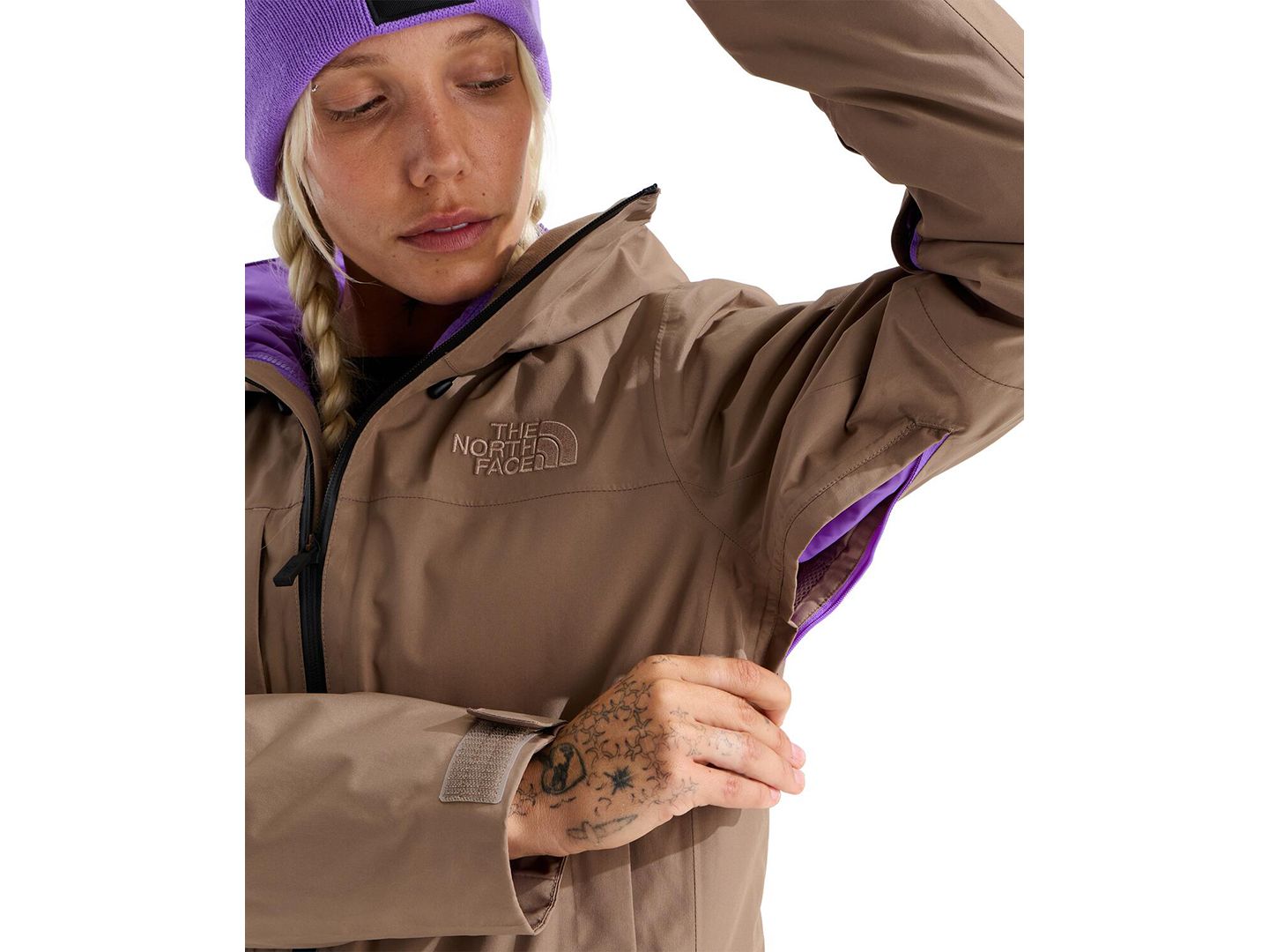 Женская куртка The North Face Thermo-Ball Snow Hooded, цвет: Бордовый — фото 20