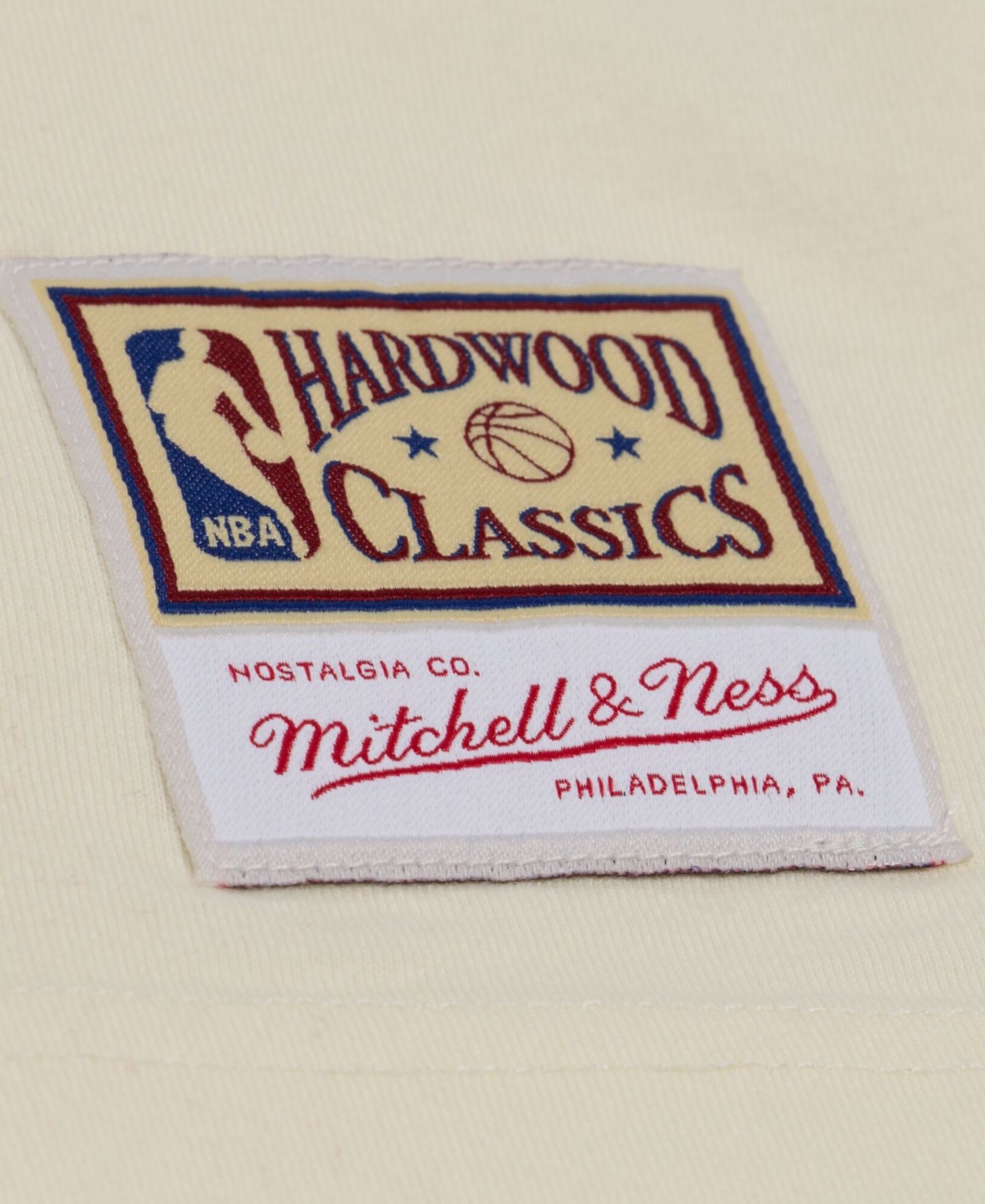 Мужская футболка Mitchell & Ness Oatmeal Cleveland Cavaliers Heritage Hues Oversized — фото 3