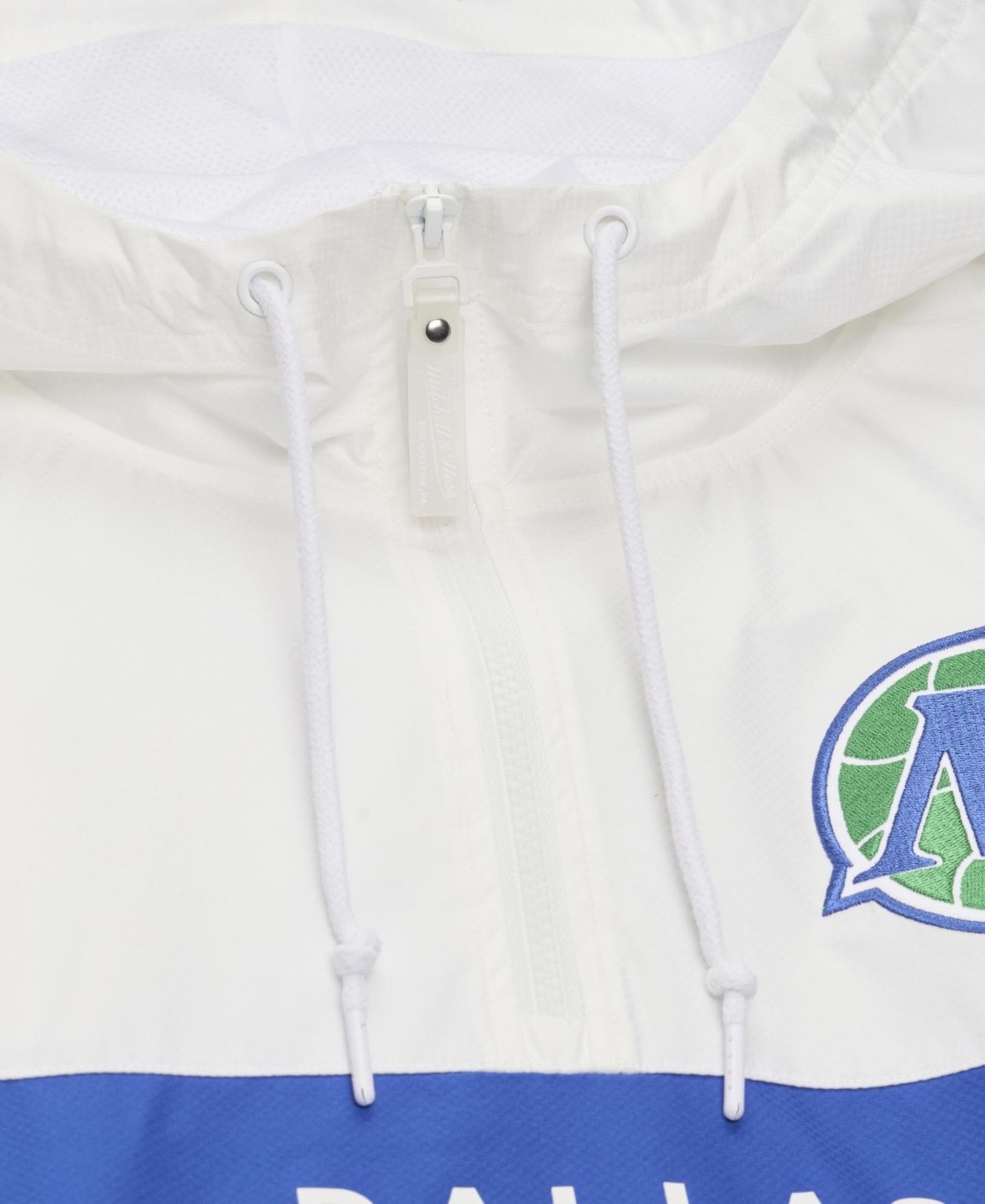 Мужская куртка Mitchell & Ness Blue Dallas Mavericks Head Coach Lightweight Anorak Half-Zip Windbreaker — фото 4