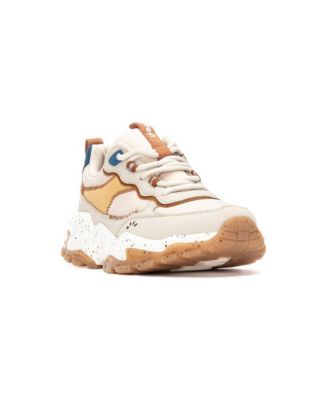 Women's Casual Sneakers Refresh Collection