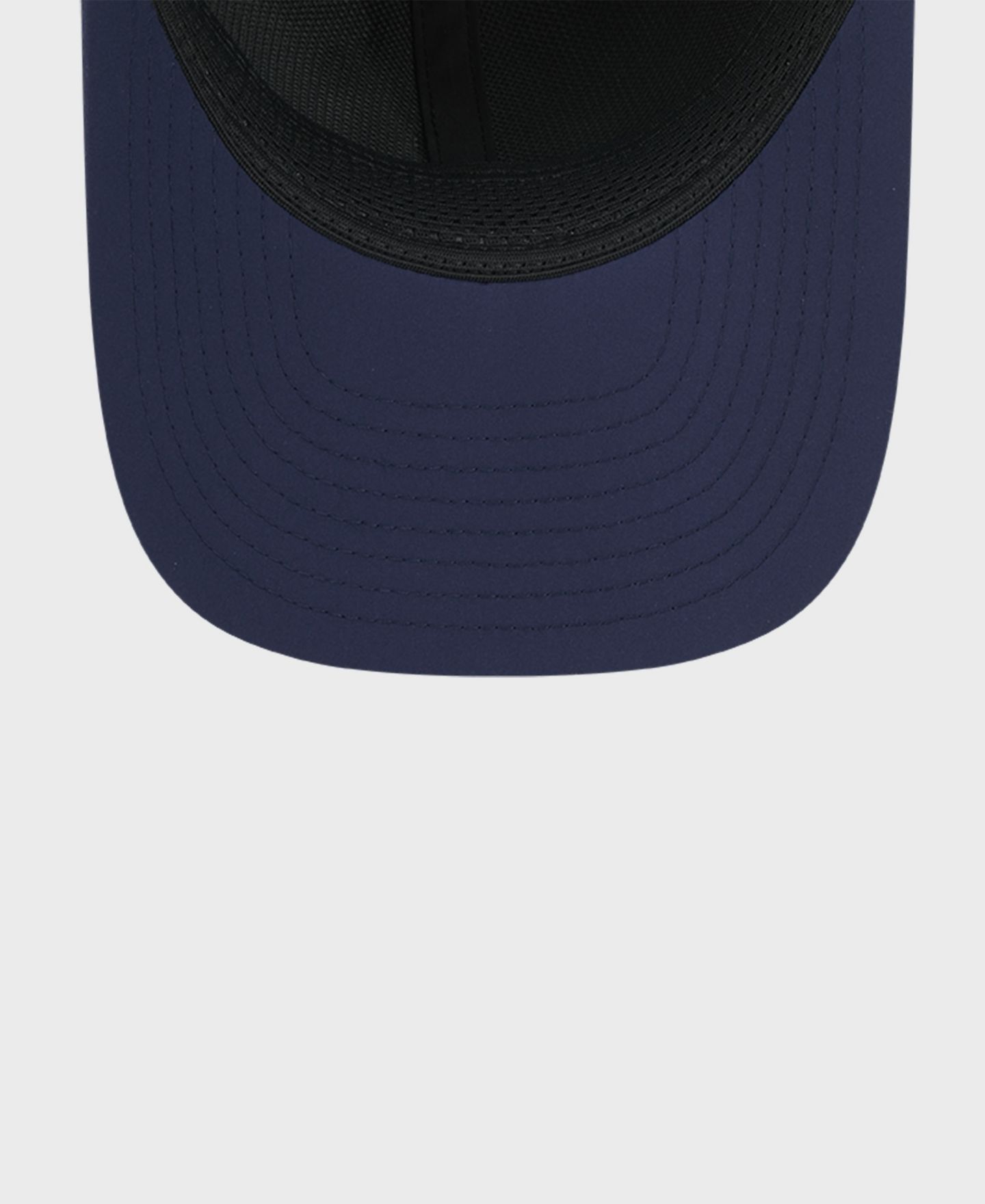 Мужская кепка New Era Navy Los Angeles Chargers 2026 Sideline 39THIRTY M-Crown Flex Hat — фото 7
