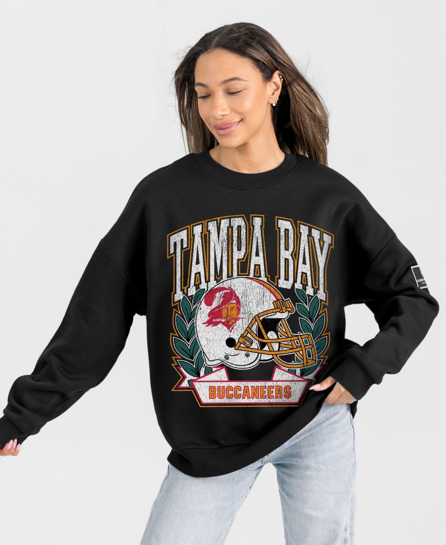 Женская толстовка Gameday Couture Black Tampa Bay Buccaneers Oversized Victory Lane Black Label Premium Fleece — фото 3