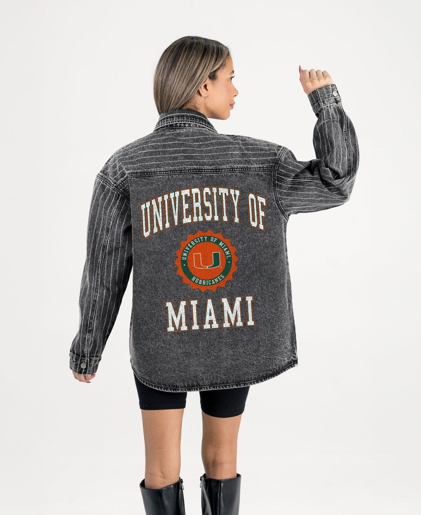 Женская рубашка Gameday Couture Black Miami Hurricanes Oversized Style's the Limit Micro-Rhinestone Stripe Washed Denim Button Up Overshirt — фото 3