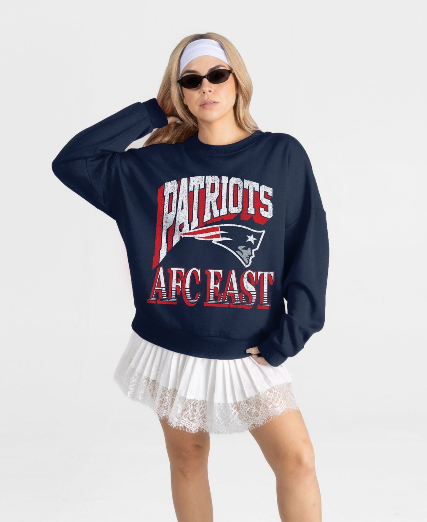 Женская толстовка Gameday Couture Navy New England Patriots Main Character Oversized Premium Drop Shoulder — фото 4