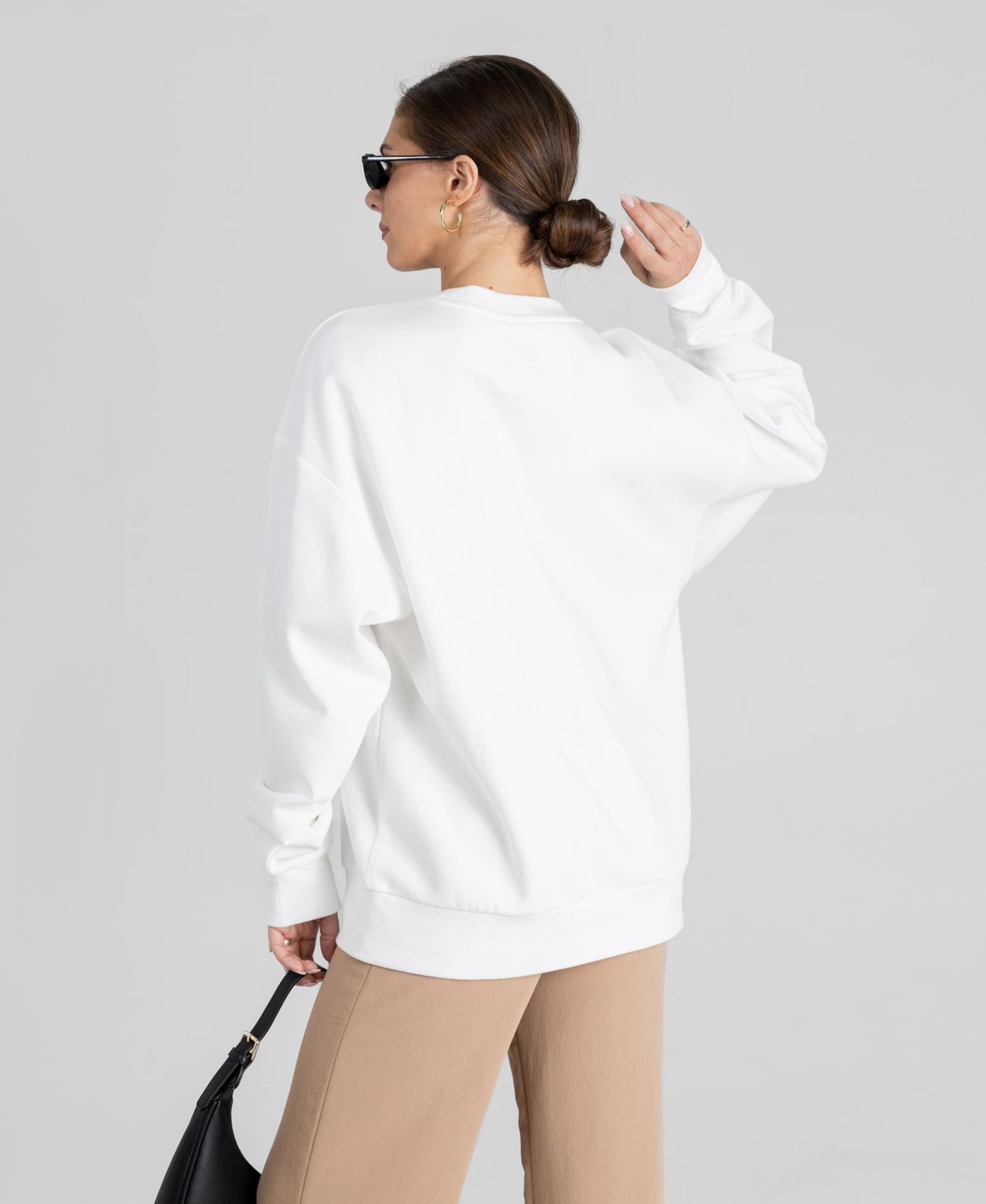 Женская толстовка Gameday Couture White Georgia Bulldogs Gold Standard Oversized Premium Drop Shoulder — фото 2