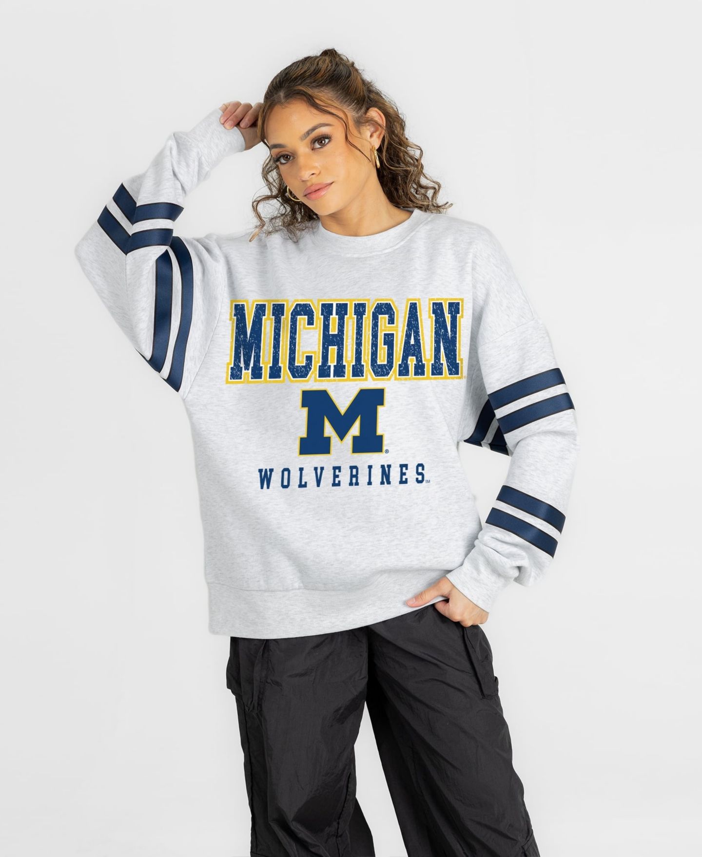 Женская толстовка Gameday Couture Ash Michigan Wolverines Stadium Stripes Oversized Fleece — фото 4