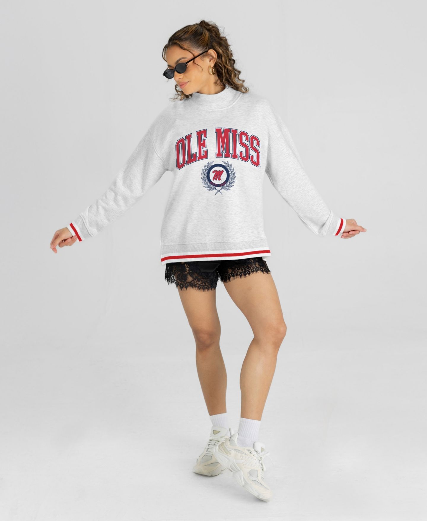 Женская толстовка Gameday Couture Ash Ole Miss Rebels Rally Point Contrast Stripe Mock Neck — фото 5