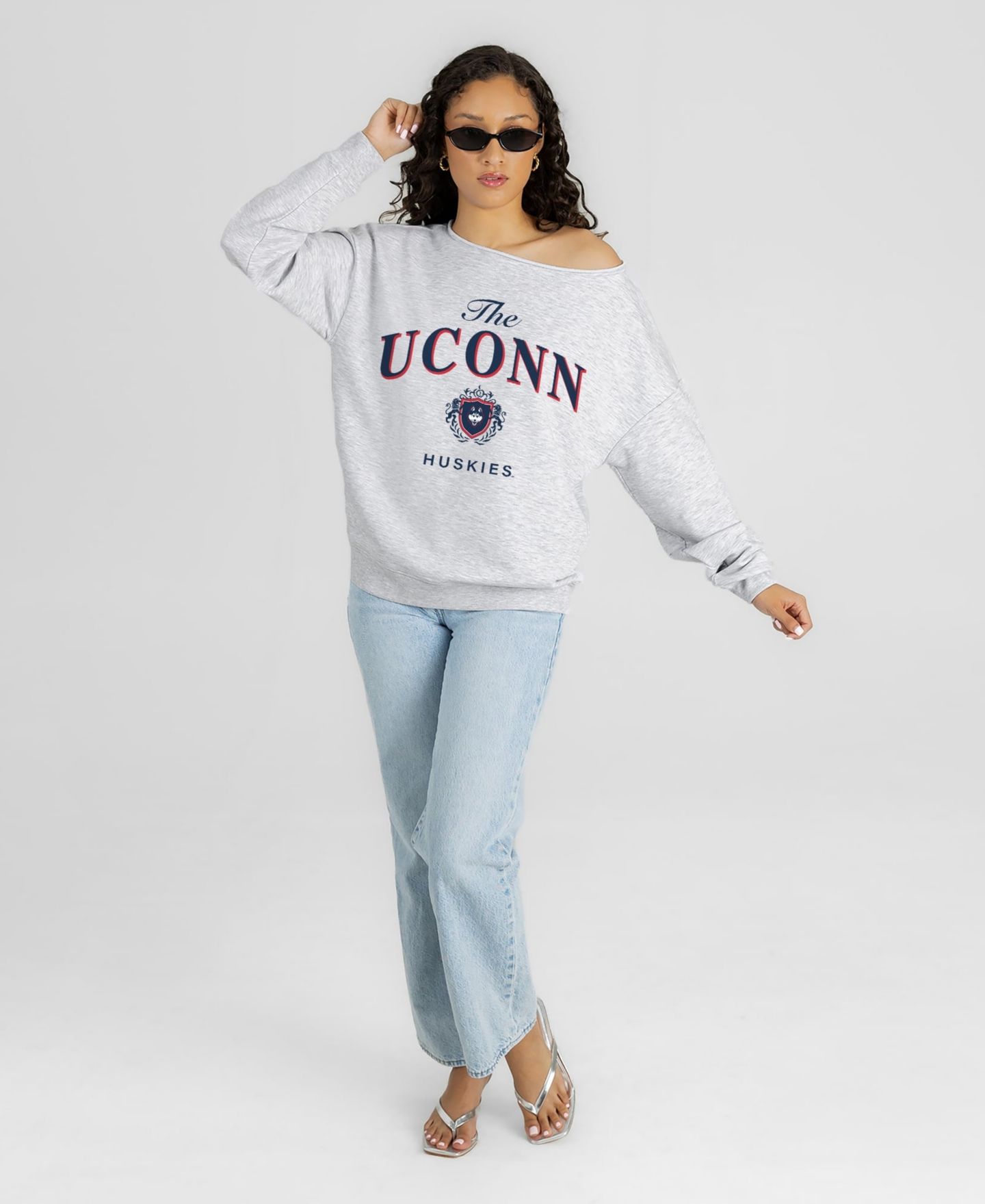 Женская толстовка Gameday Couture Ash UConn Huskies Offsides Energy Off-Shoulder — фото 3