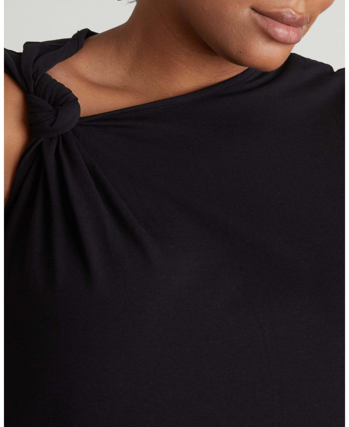 Женское платье Universal Standard Plus Size Asymmetric Shoulder-Knot Sleeveless, цвет: Чёрный — фото 3