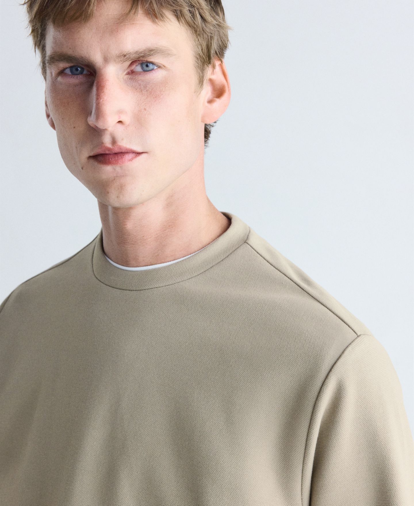 Мужская толстовка Mango Varese Crewneck Ribbed, цвет: Светлый пастельный серый — фото 5