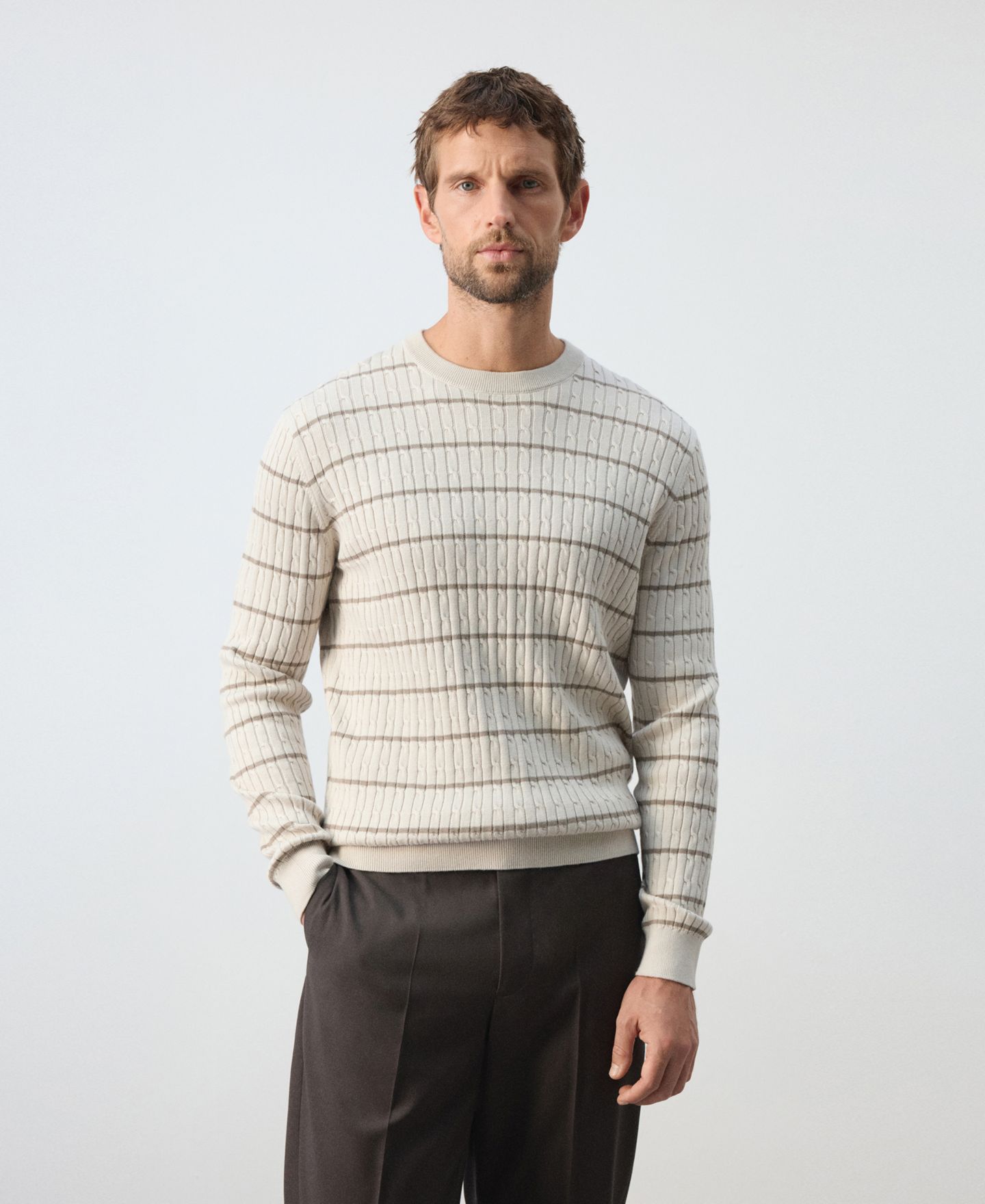 Мужской свитер Mango Marsr Cable-Knit Striped Crewneck, цвет: Светлый пастельный серый — фото 5