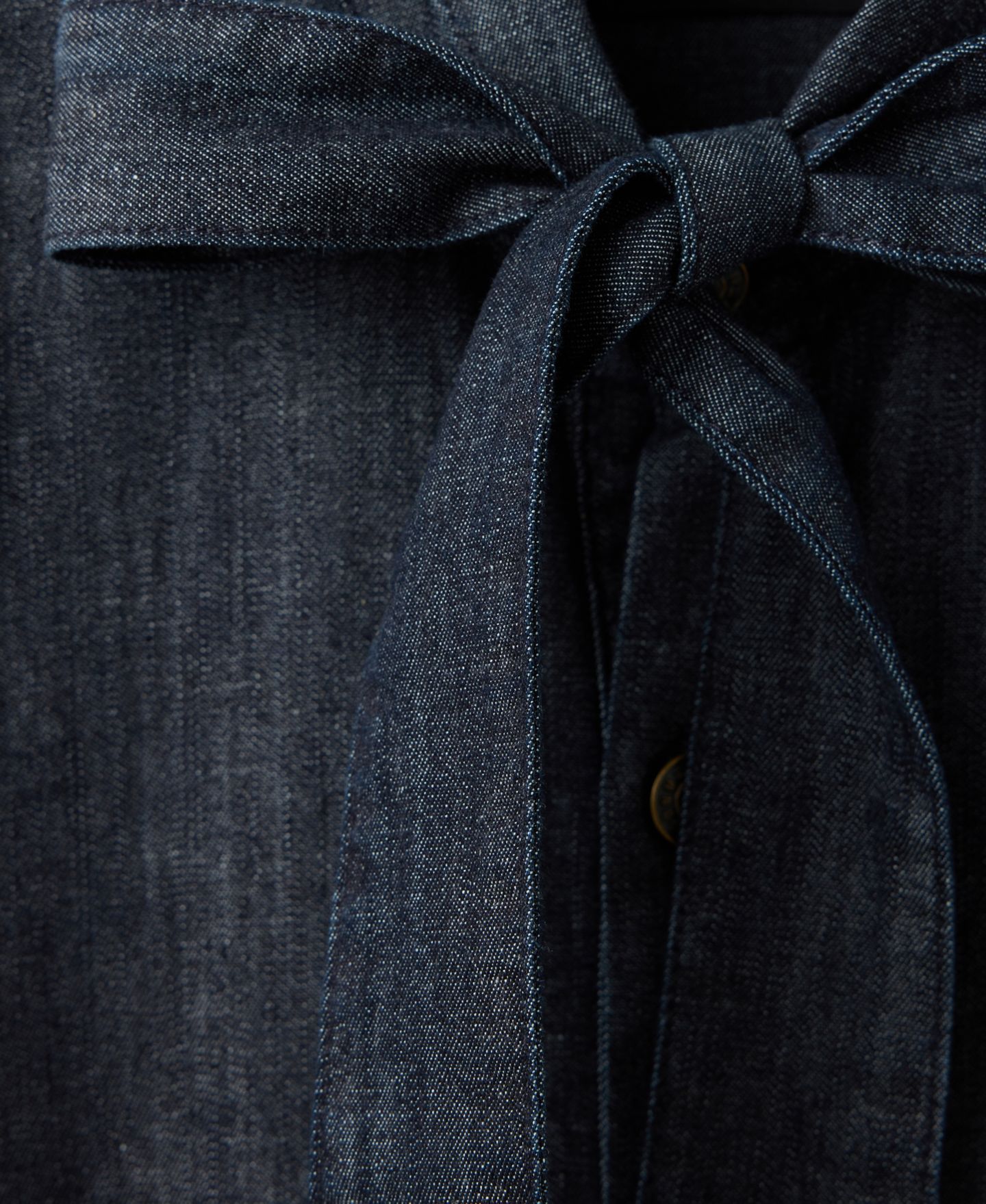 Женская рубашка Mango Becky Bow-Detail Long-Sleeve Denim, цвет: Синий — фото 5