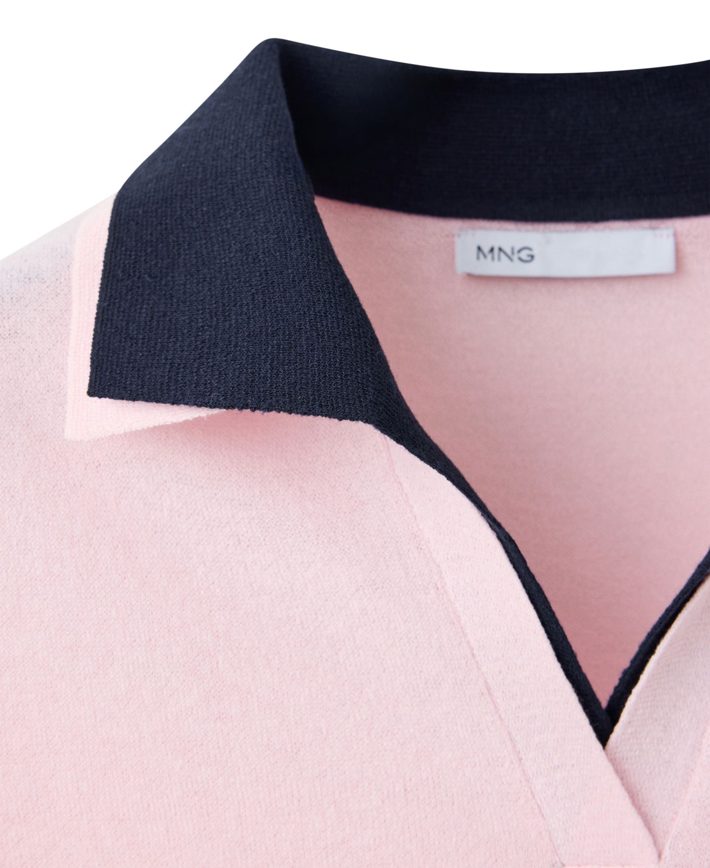 Женский свитер Mango Contrast Polo Neck Two-Tone Fitted, цвет: Светлый розовый — фото 4