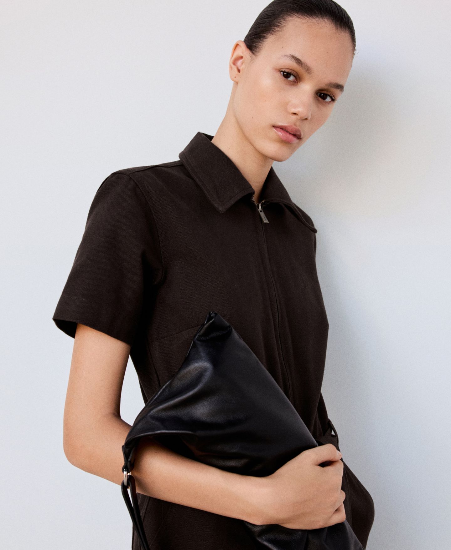 Женский комбинезон Mango Short-Sleeve Notched-Lapel Denim Belt Jumpsuit, цвет: Шоколадный — фото 2