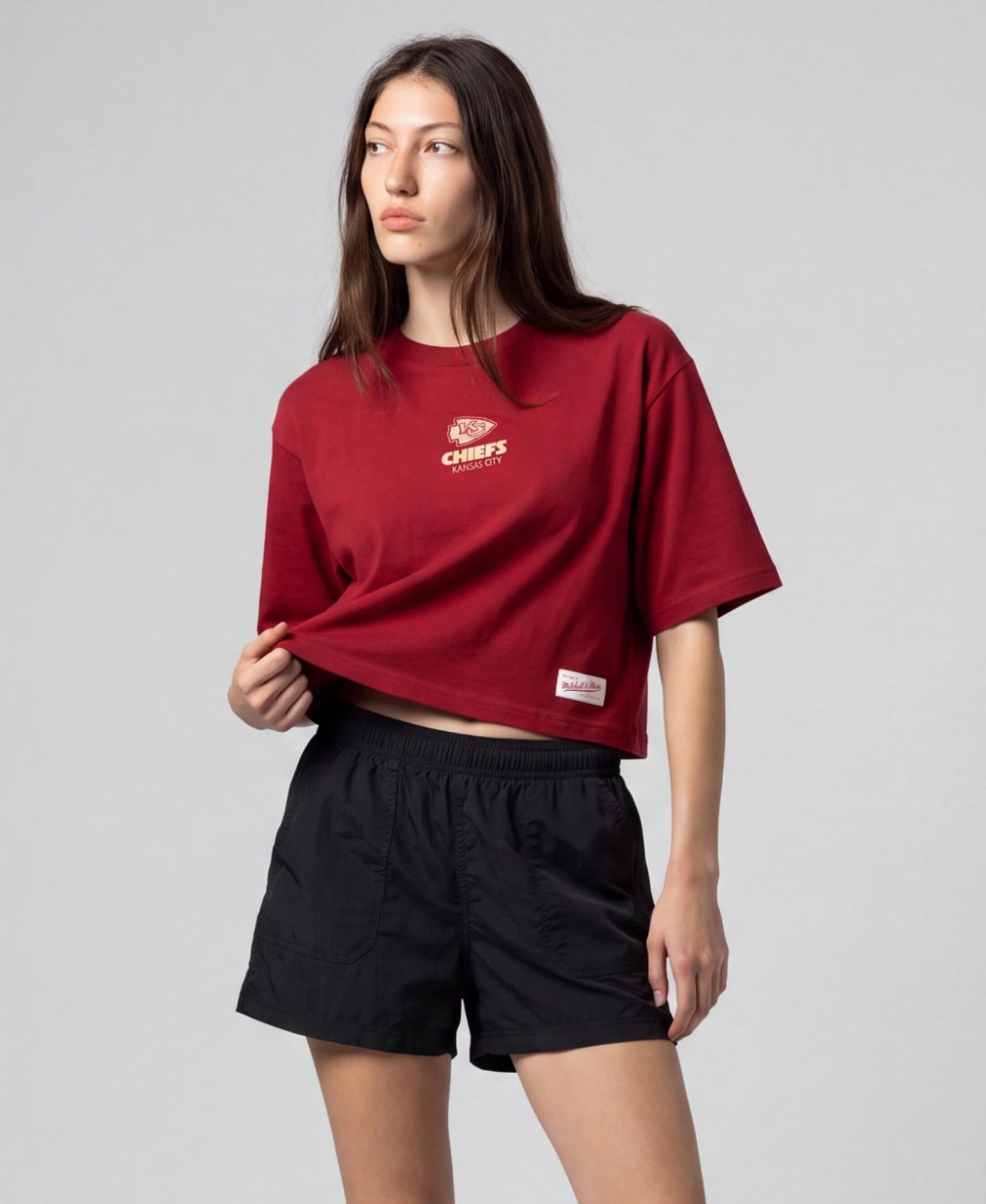 Женская футболка Mitchell & Ness Scarlet Kansas City Chiefs Core Essentials Micro Logo Boxy Crop — фото 1