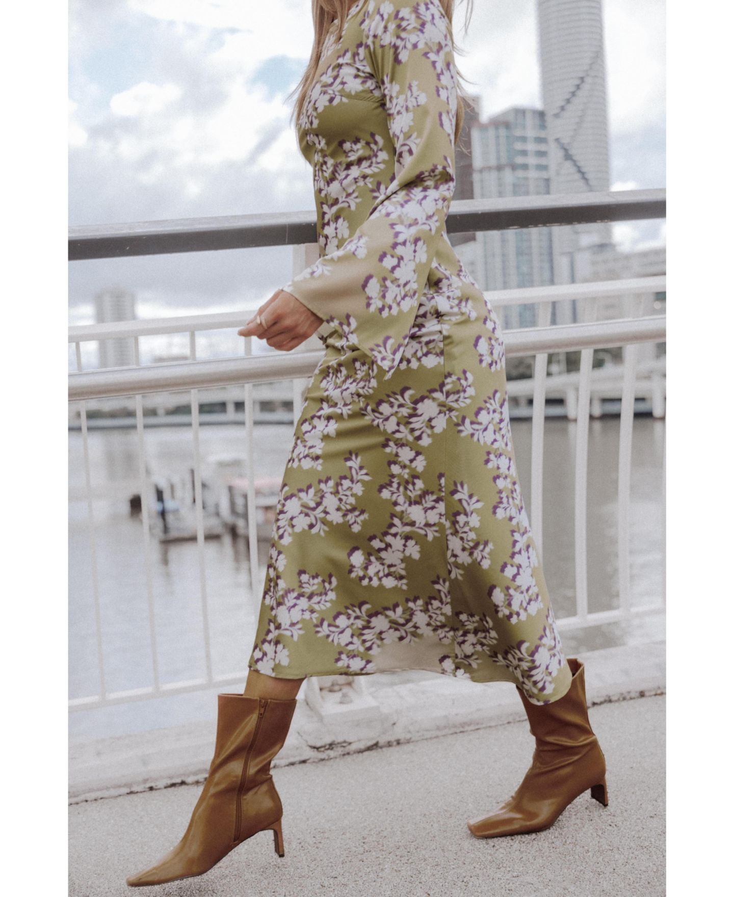 Женское платье Petal and Pup Maia Long Sleeve Maxi Floral, цвет: Зелёный с принтом — фото 6