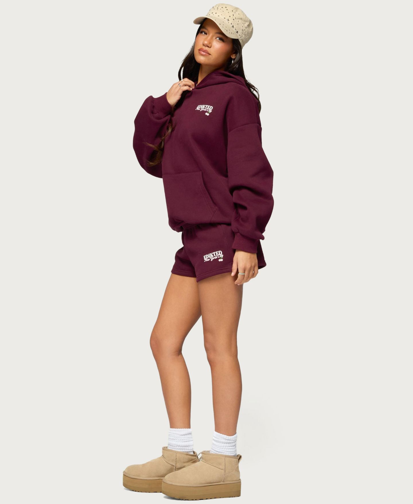 Женские шорты Edikted New York Low Rise Pull-On Sweat Shorts, 2" Inseam, цвет: Бордовый — фото 5