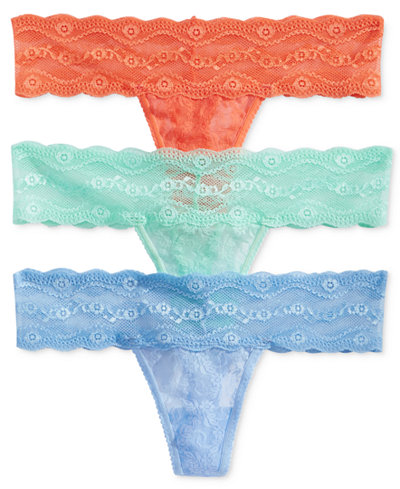 b.tempt'd by Wacoal Lace Kiss Thong 3-Pack 976282