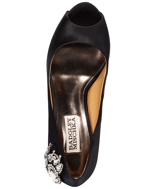 badgley mischka royal pump