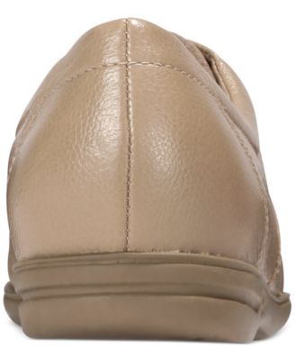 easy spirit motion flats