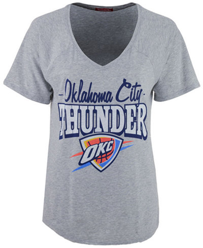 Mitchell & Ness Women's Oklahoma City Thunder Score V-Neck T-Shirt