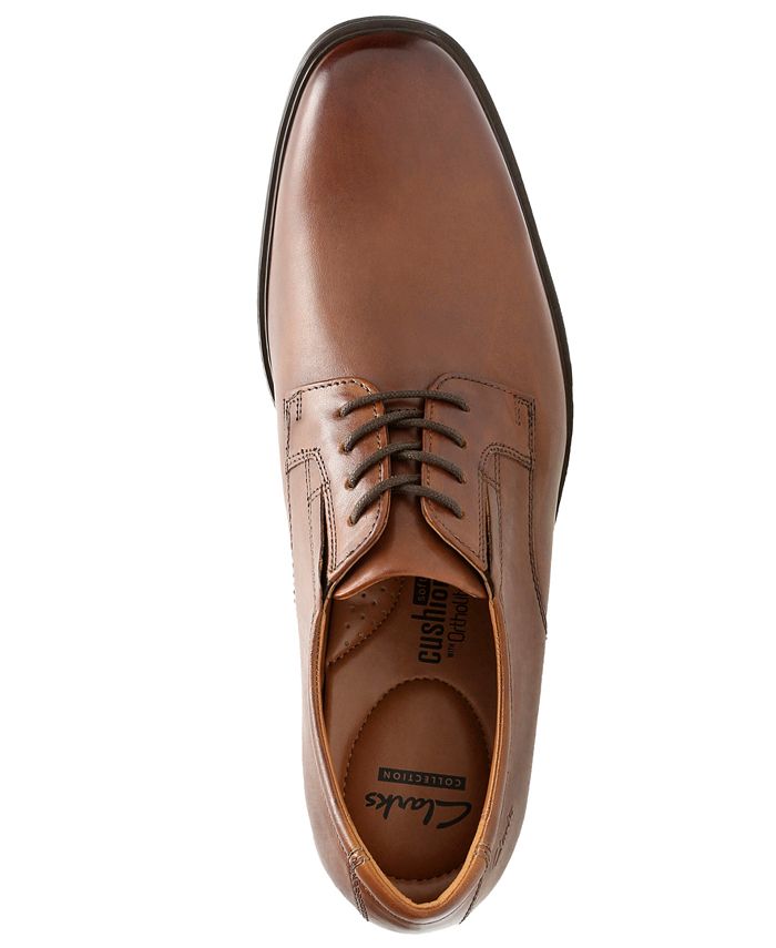 clarks tilden plain toe oxford