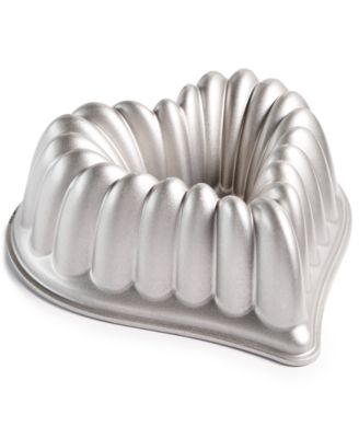 Martha Stewart Collection - Heart Bundt Pan